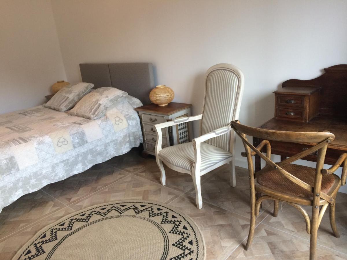 Les 3 Pigeons Hotel Bressuire Kültér fotó