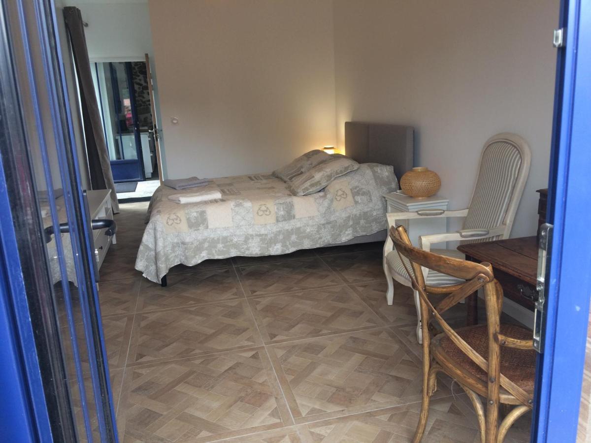 Les 3 Pigeons Hotel Bressuire Kültér fotó
