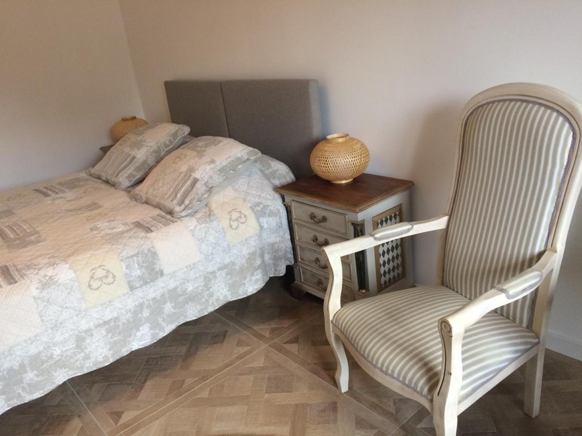 Les 3 Pigeons Hotel Bressuire Kültér fotó